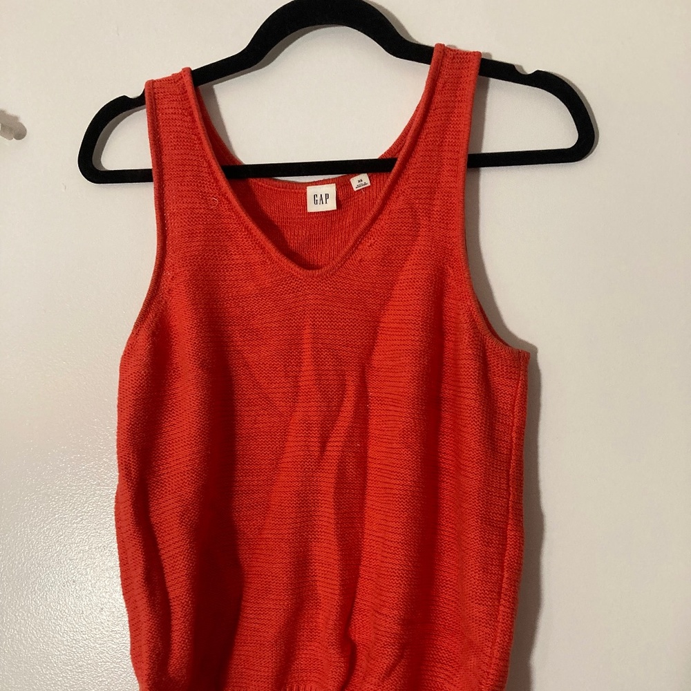 Coral knit tank